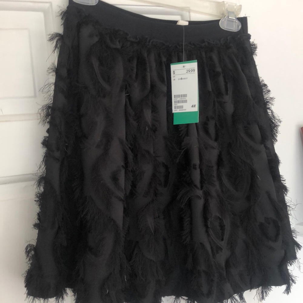 Black feather mini skirt peacock pattern h&m